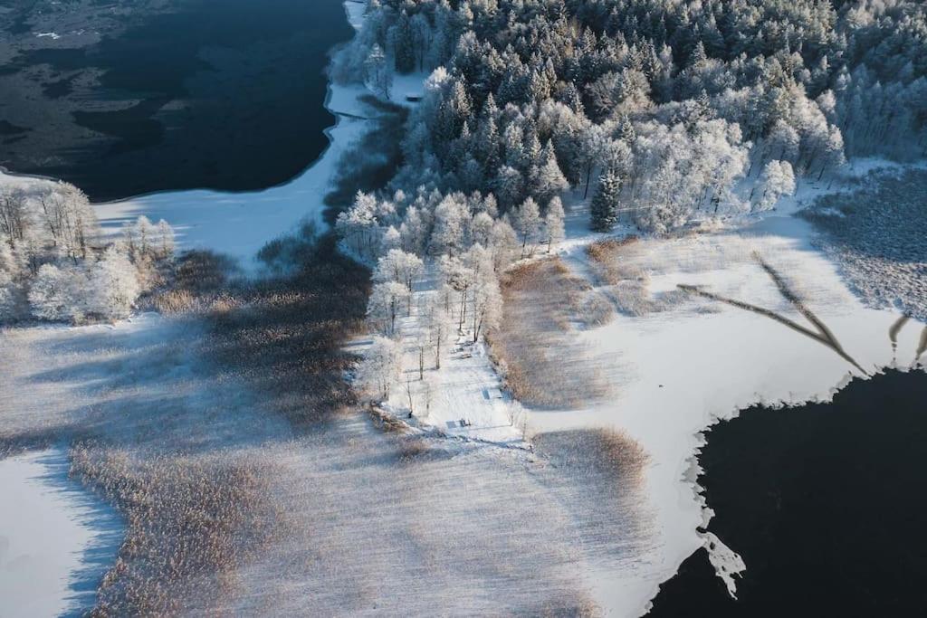 Beautiful Tiny House On The Lake Side. Trakai Ngoại thất bức ảnh